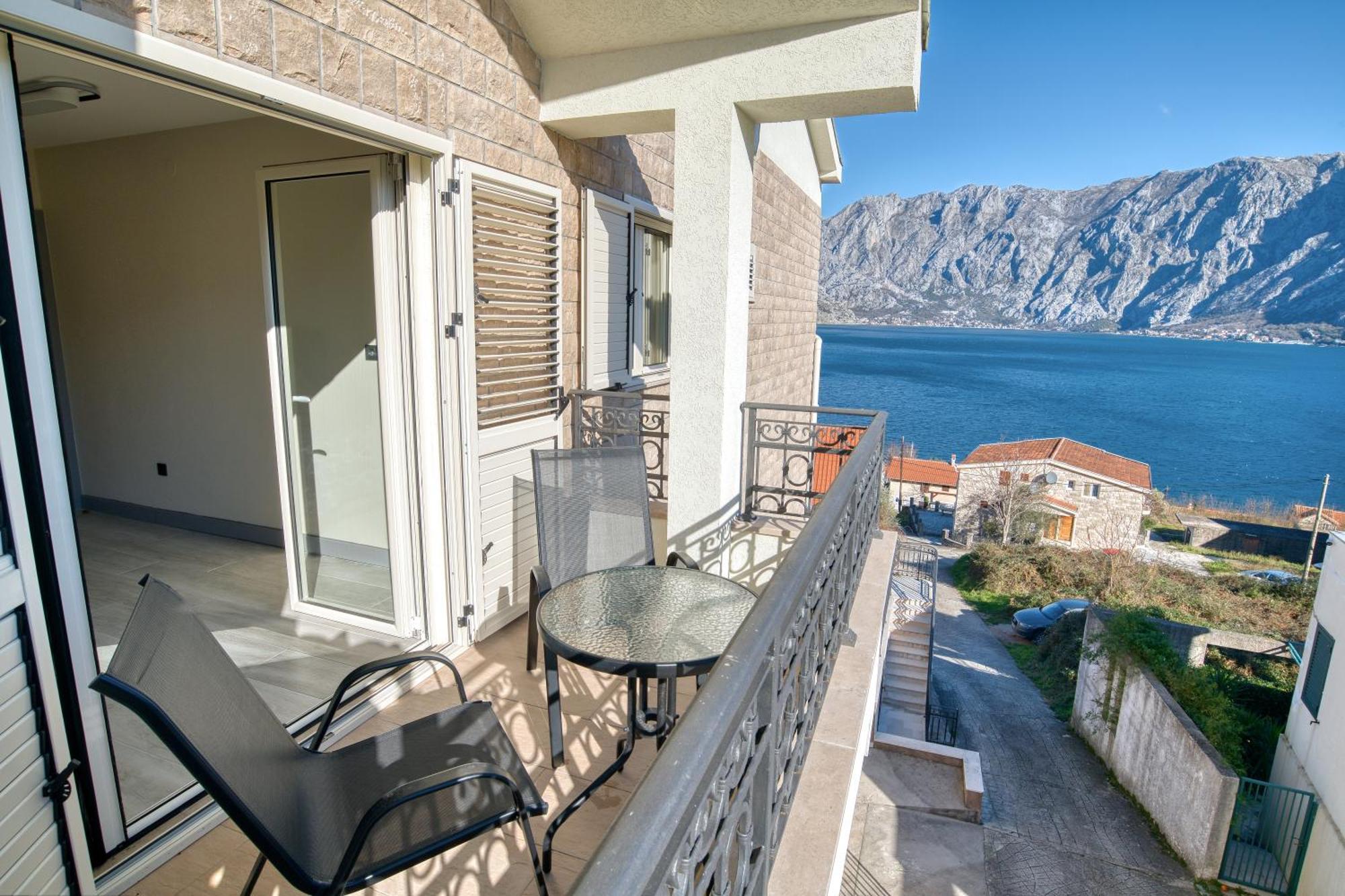 Luxurious 3-Bedroom Apartment By Mn Property Kotor Exterior foto